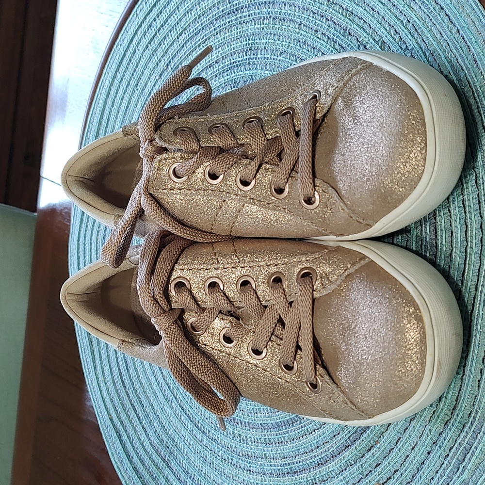 Women's size 4 Naturalizer Sneaker Champagne Glitter Like New